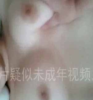 哥们非常漂亮白嫩的34F大奶女友