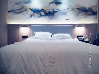 全国探花黄先生代班黑丝短裙妹子，先热舞一段舌吻摸奶洗完澡猛操，呻吟娇喘非常诱人